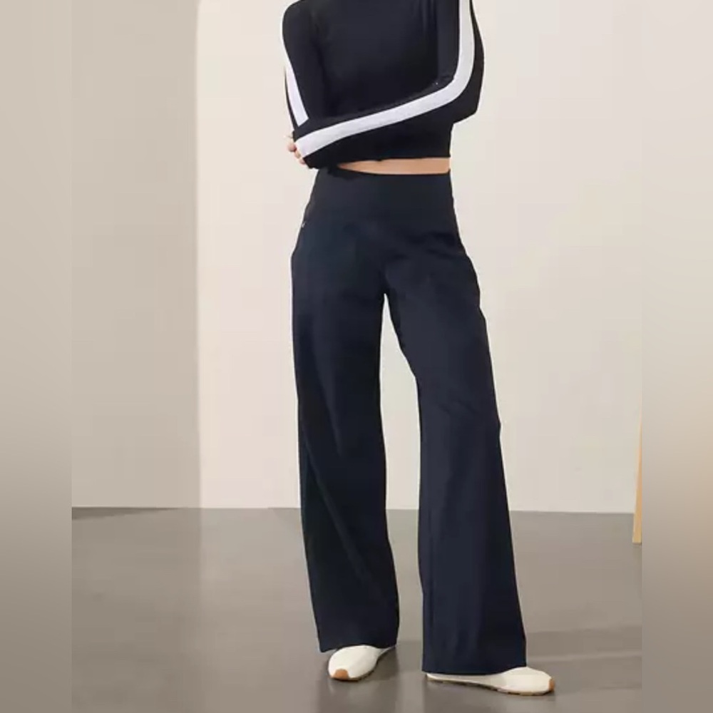 NWT Athleta Venice Wide Leg. Navy. Large